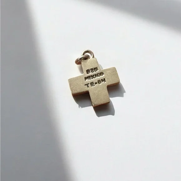 Vintage sterling Silver 925 Solid Cross charm pendant - Picture 2 of 2